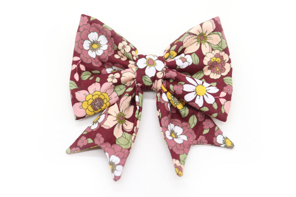 "Burgundy Bloom" Schleife für Hundehalsbänder