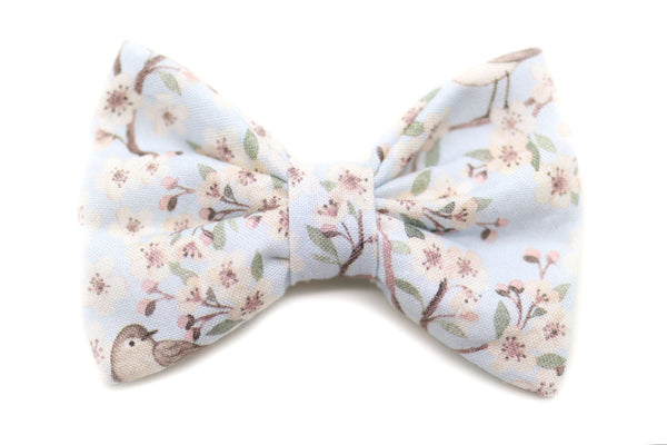 "Birds & Blossoms" Fliege für Hundehalsbänder