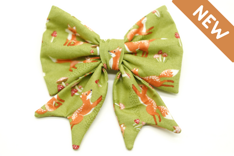 "Fabulous Fox" sailor bow for dog collars