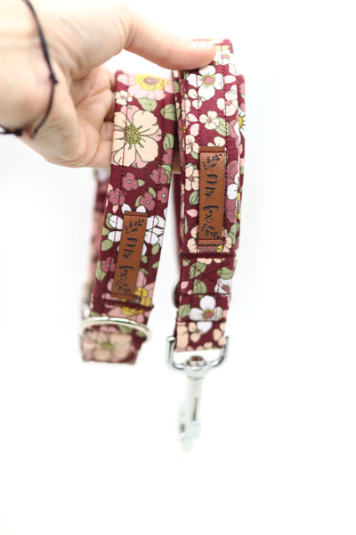 "Burgundy Bloom" collar for dogs